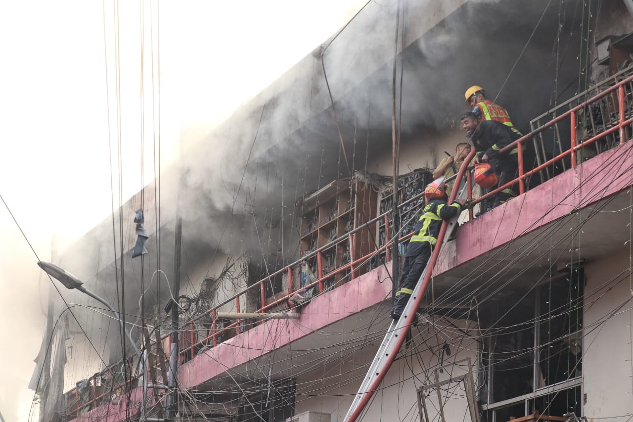 Dhaka New Supermarket fire: 19 fall sick from heavy smoke