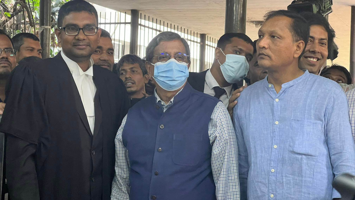 Prothom Alo editor gets six-week anticipatory bail