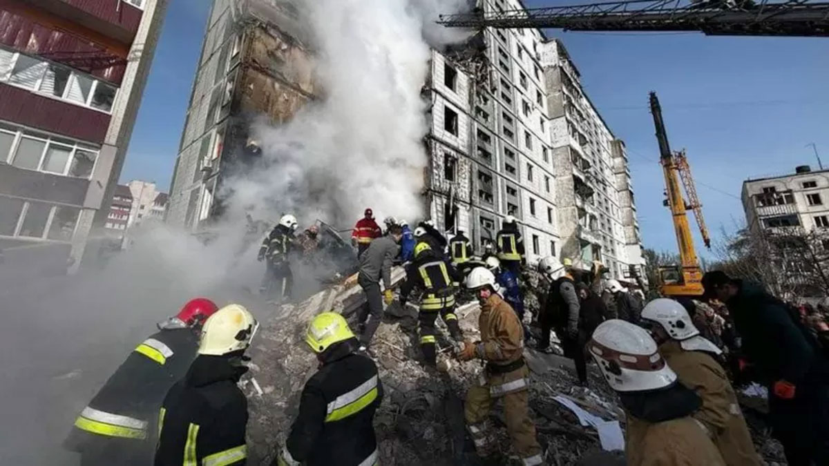 Russian strikes kill 26 including children in Ukraine