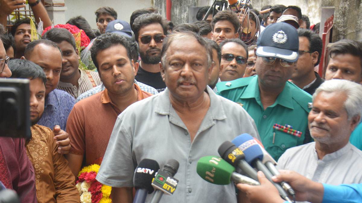Price falling trend of essentials may continue: Tipu