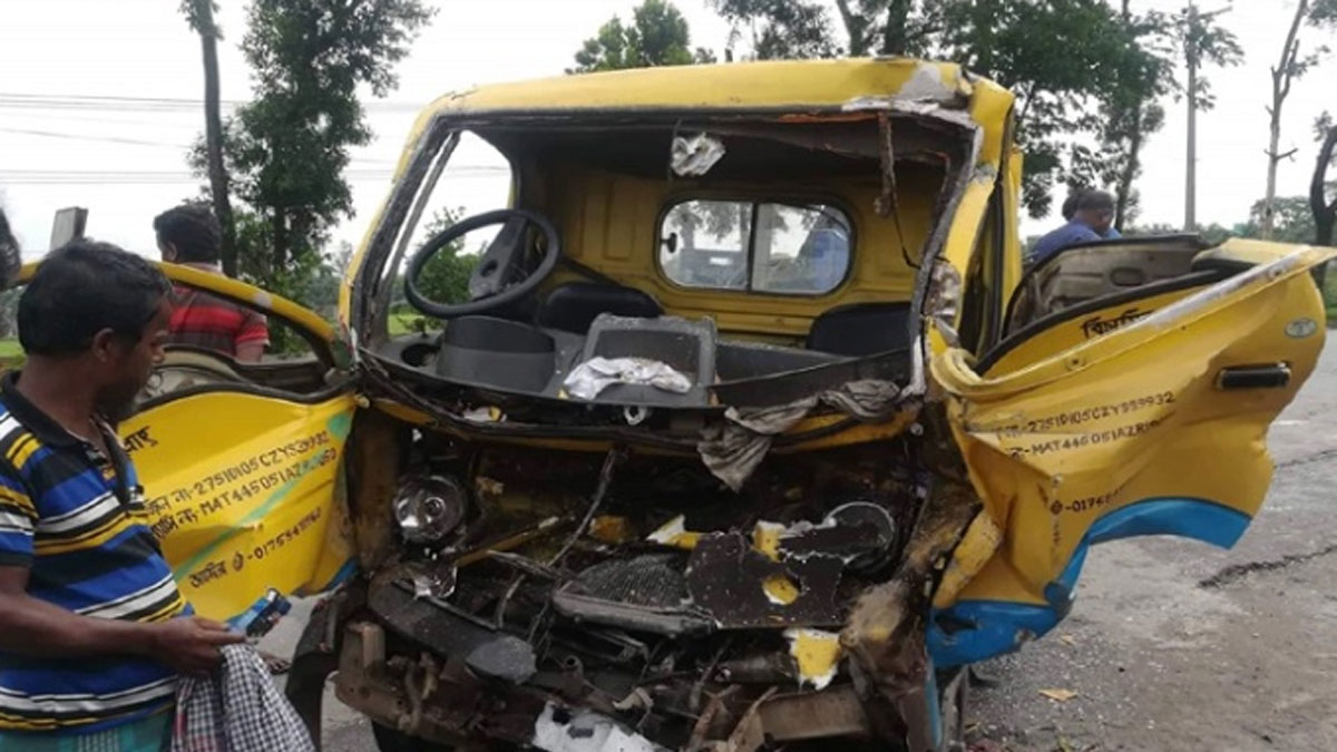 Truck-pickup van collision leaves 3 dead in Habiganj
