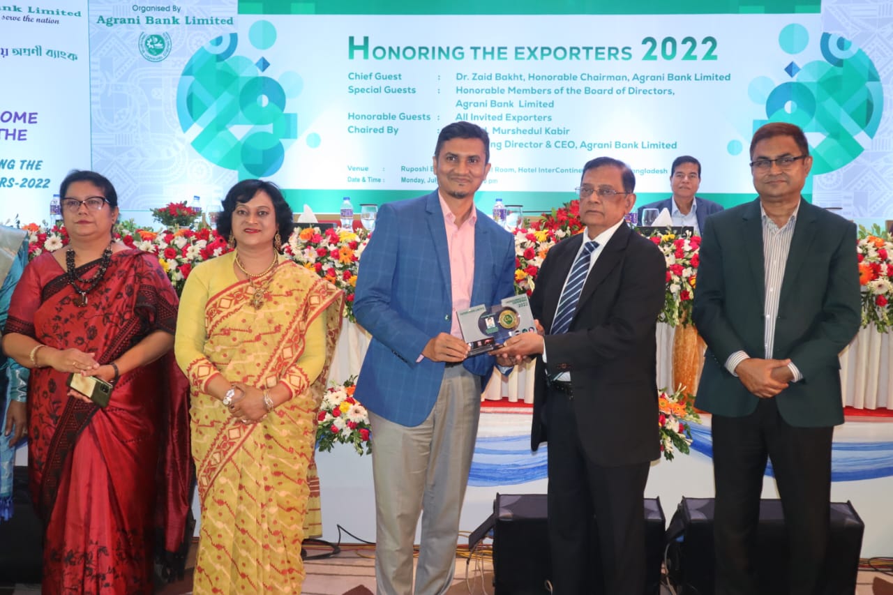 Motex Fashion received “Agrani Bank’s Exporter Award”