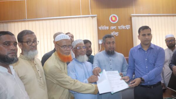 জুলাই সনদ ও পিআরসহ পাঁচ দফা দাবিতে কুমিল্লায় জামায়াতের স্মারকলিপি প্রদান