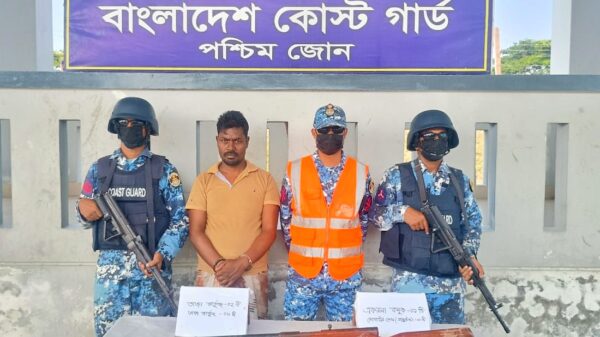 সুন্দরবন থেকে অস্ত্র ও গুলিসহ বনদস্যু ছোটন বাহিনীর সহযোগী আটক