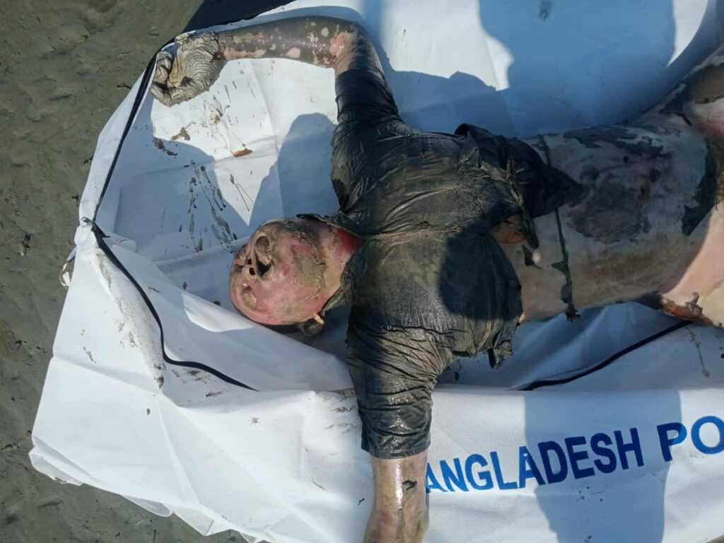 মোংলার পশুর নদী থেকে একজনের লাশ উদ্ধার করেছে নৌ পুলিশ 