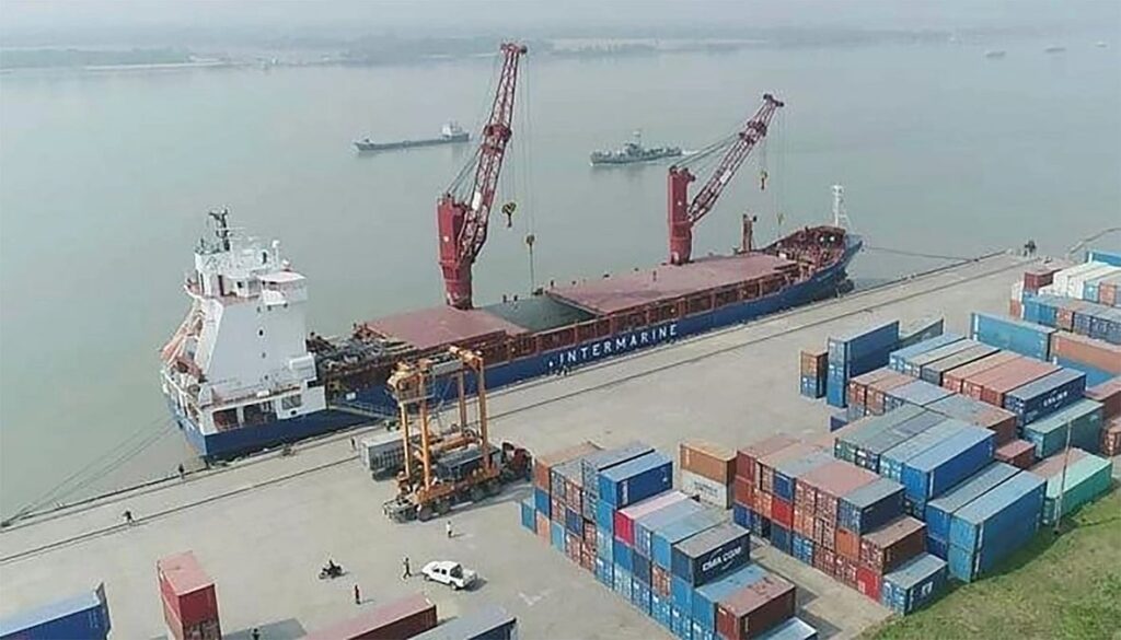মোংলা বন্দরে পণ্য আমদানি রপ্তানিতে কর বাড়ানো হয়নি