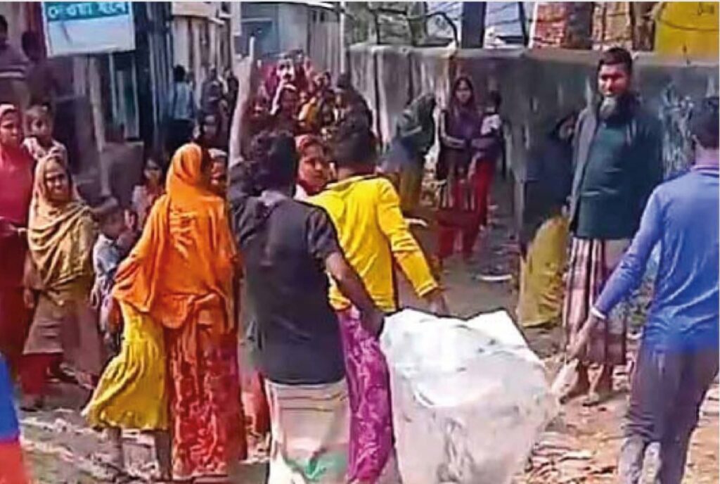 কুমিল্লায় মাটিবাহী ট্রাক চাপায় ৬ বছরের শিশু নিহত