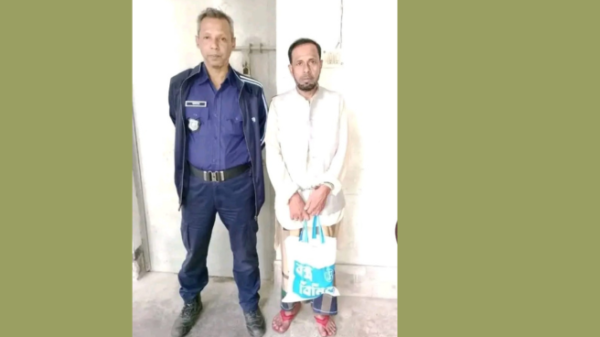 কুমিল্লা ব্রাহ্মণপাড়ায় পঞ্চম শ্রেণীর ছাত্রীকে ধর্ষণের অভিযোগে প্রধান শিক্ষক গ্রেপ্তার