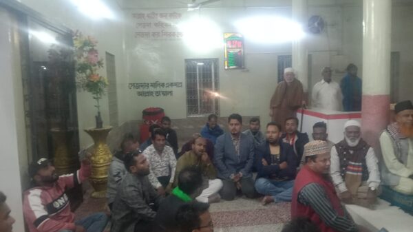 আখাউড়ায় দেশনেত্রী বেগম খালেদা জিয়ার রোগ মুক্তি কামণায় দোয়া করেছে উপজেলা যুবদল ও স্বেচ্ছাসেবক দলের নেতা-কর্মীরা