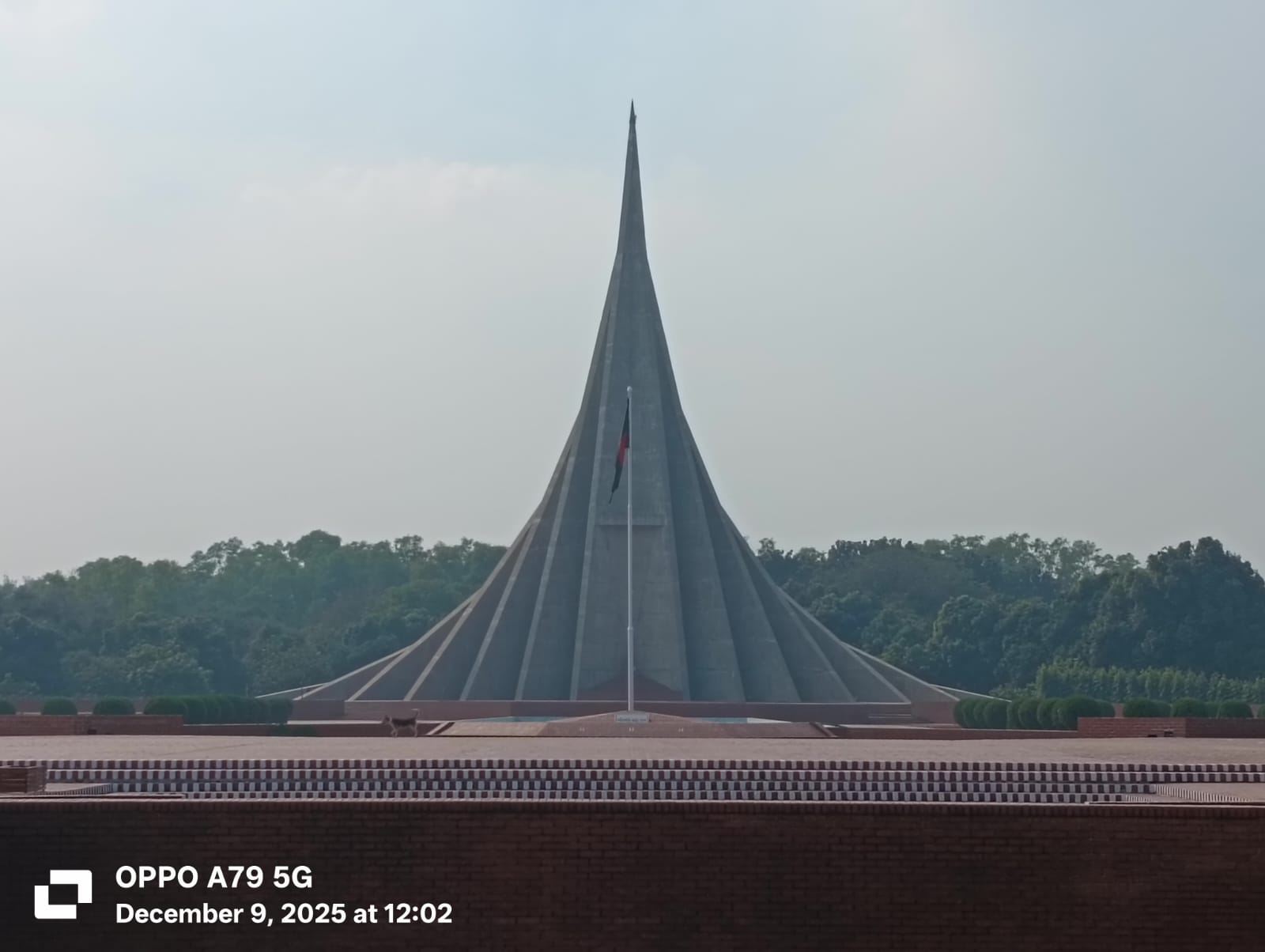জাতীয় স্মৃতিসৌধ রংতুলিতে সাজাতে শুরু; চলছে ধুয়া মুছার কাজ