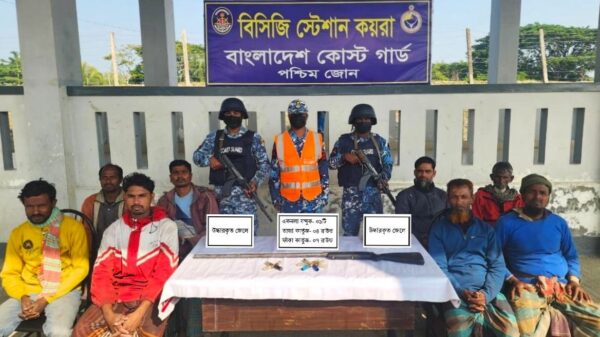 সুন্দরবনে জাহাঙ্গীর বাহিনীর আস্তানা থেকে ৮ জেলে উদ্ধার, অস্ত্র-গোলাবারুদ জব্দ