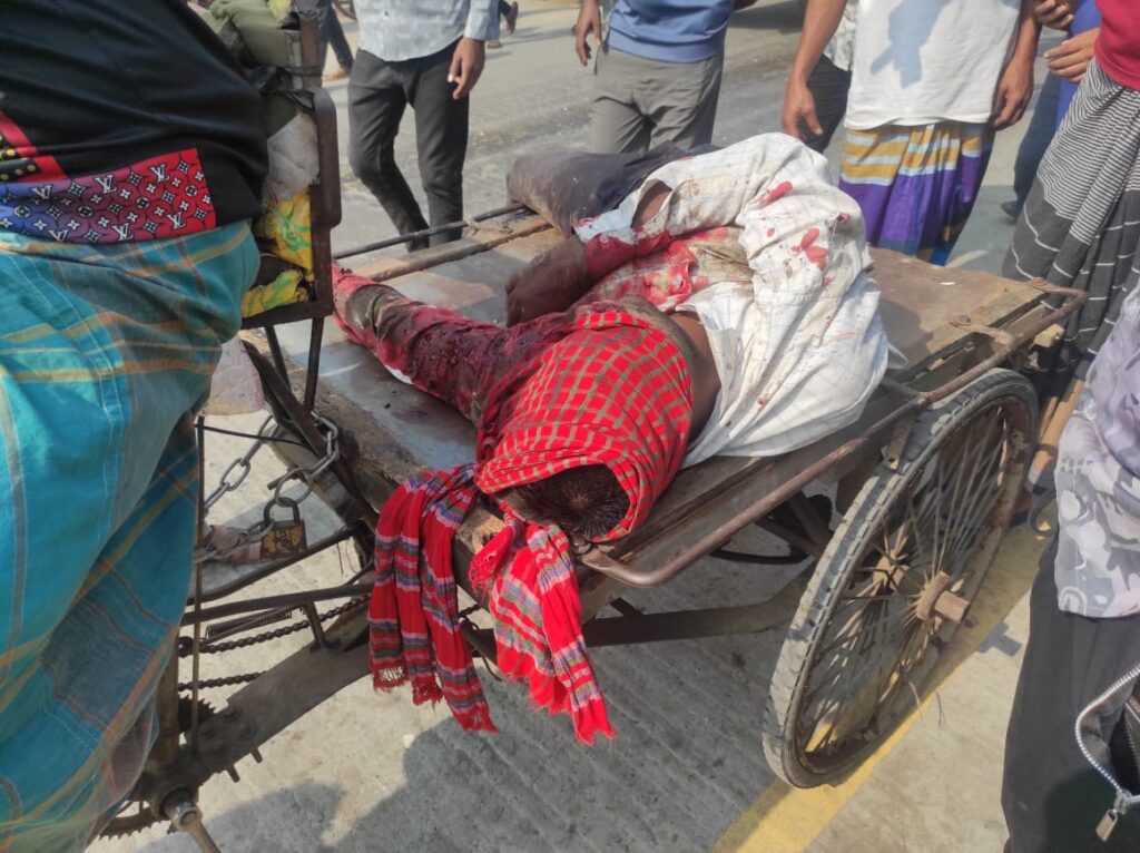 মোংলায় বাসের ধাক্কায় পথচারী নিহত