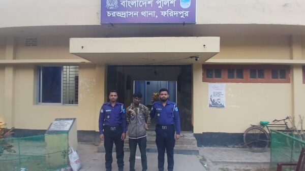 চরভদ্রাসনে সাইকেল দোকানে চুরি, মালামালসহ চোর গ্রেফতার