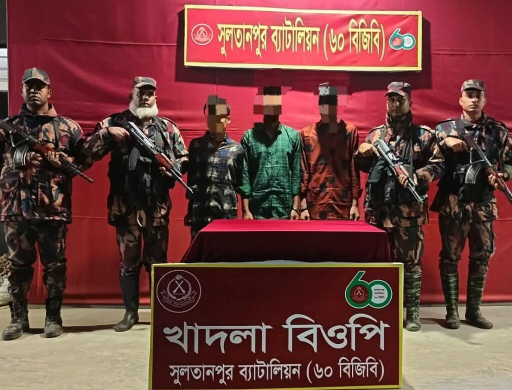 কুমিল্লায় ভারতে পালানোর সময় হত্যা মামলার ৩ আসামি গ্রেফতার