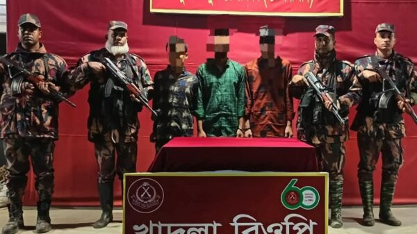 কুমিল্লায় ভারতে পালানোর সময় হত্যা মামলার ৩ আসামি গ্রেফতার