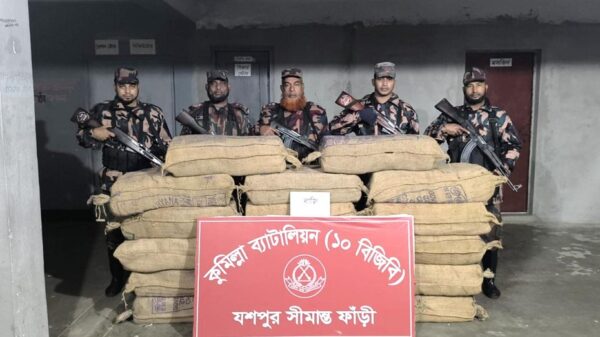 কুমিল্লায় ১০-বিজিবির অভিযানে ৭৬ লাখ টাকার অবৈধ ভারতীয় বাজি উদ্ধার