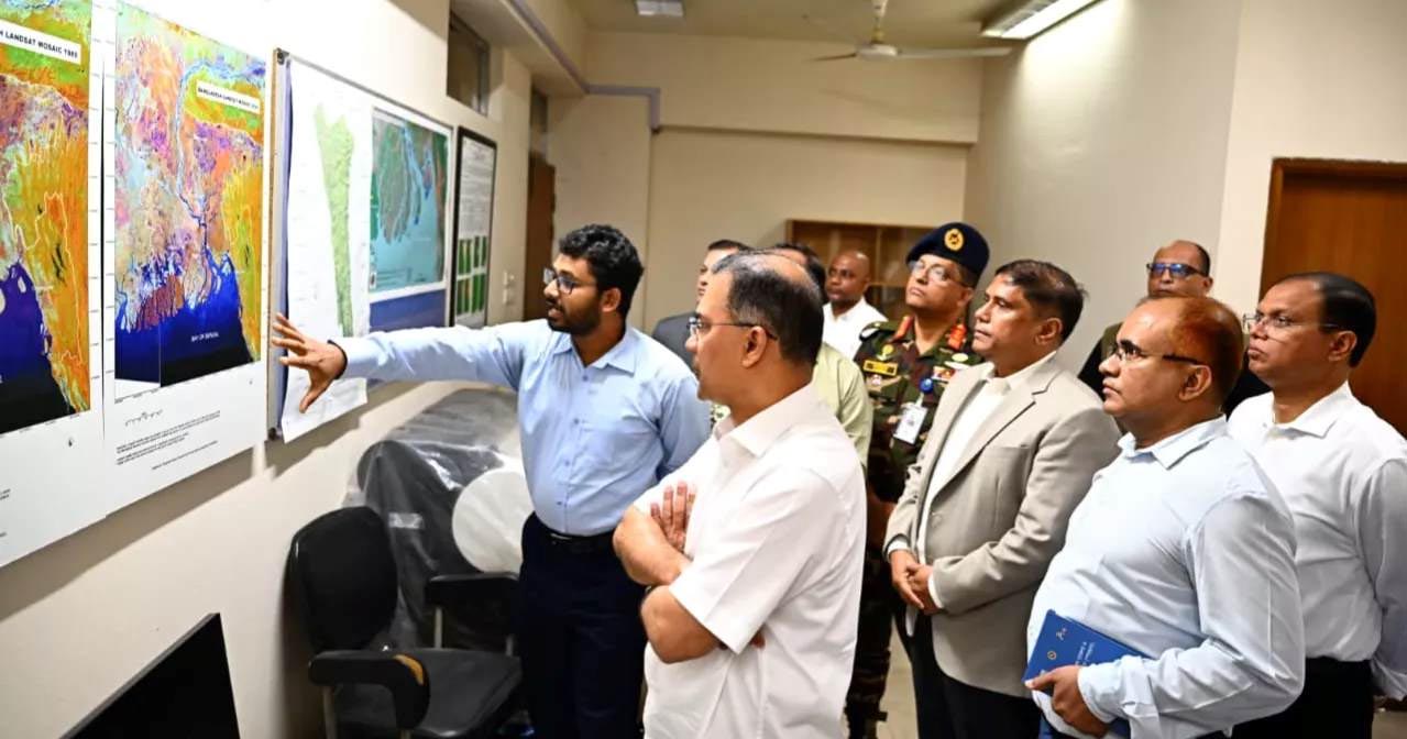 PM makes surprise visit to SPARRSO, calls for modernisation of space research