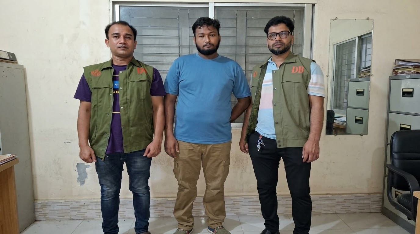 কুমিল্লায় দুই সাংবাদিককে মারধর, প্রধান আসামি শাওন গ্রেপ্তার
