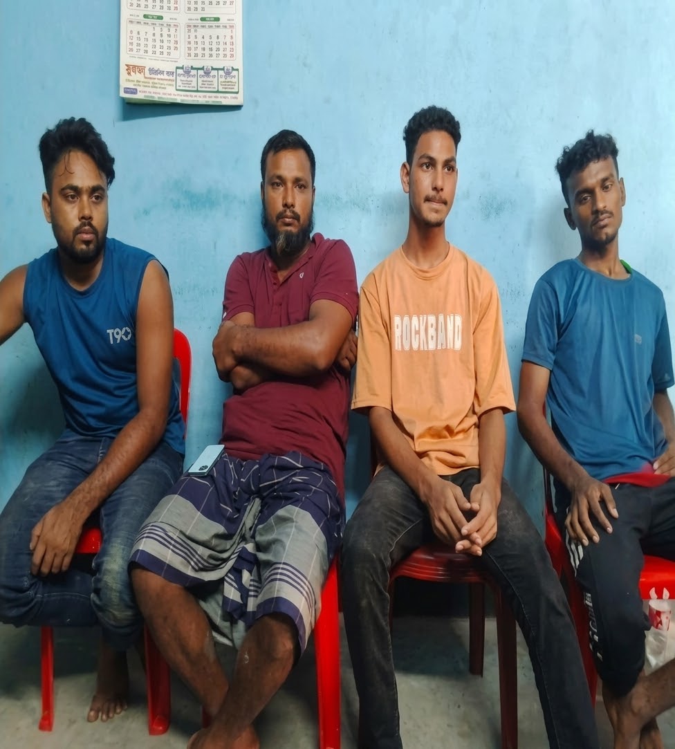 রোগাক্রান্ত গরু জবাইয়ের অভিযোগে ৫ জন আটক