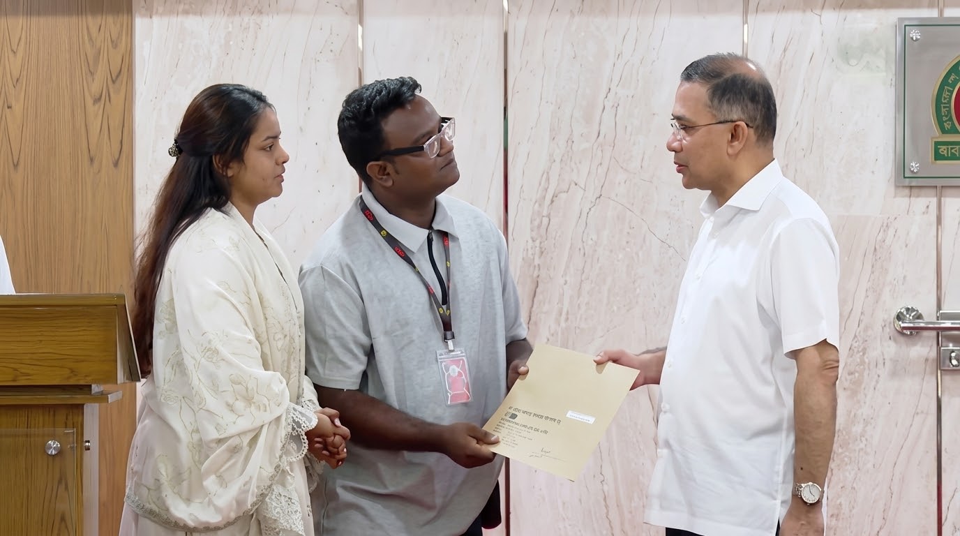 গুম-খুন ও জুলাই শহীদ পরিবারের ৭৪ সদস্যকে নিয়োগপত্র দিলেন প্রধানমন্ত্রী