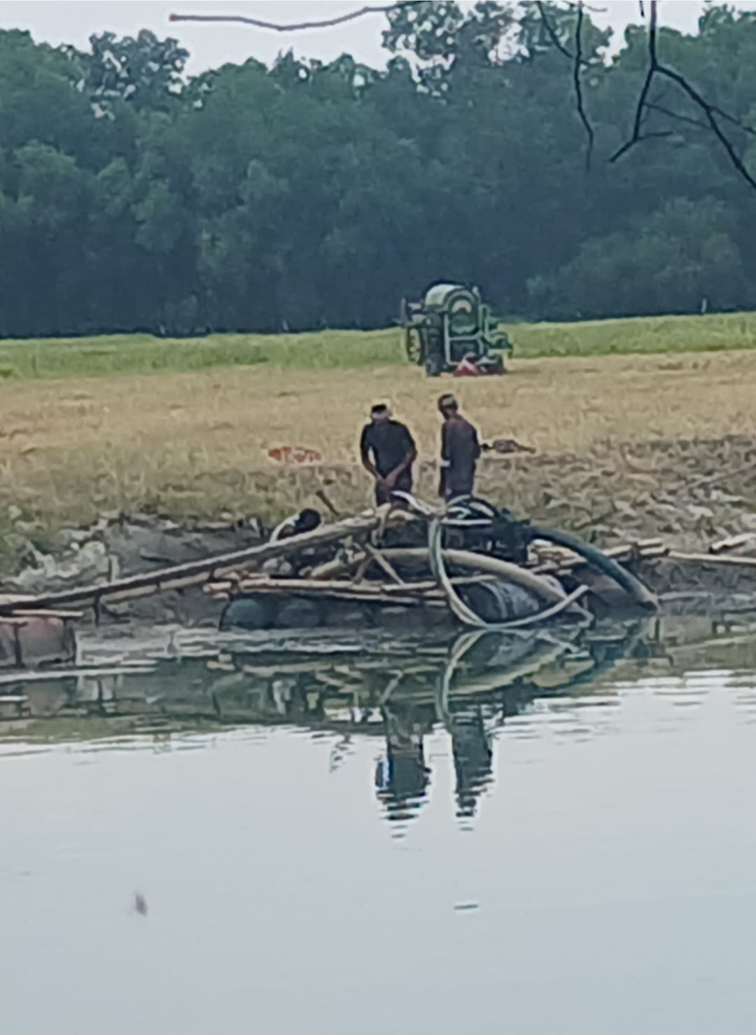 জরিমানা করেও থামেনি অবৈধ বালু উত্তোলন