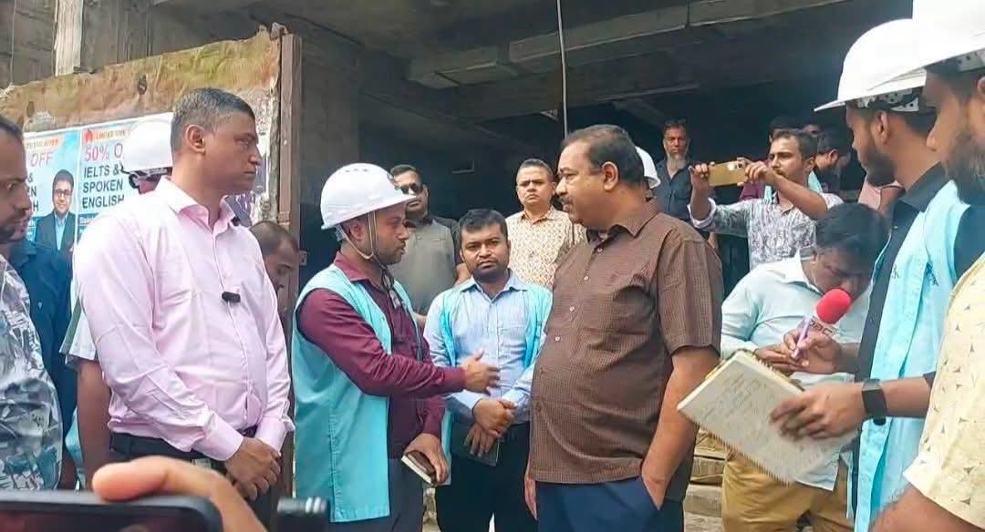 নকশাবহির্ভূত নির্মাণ: কুমিল্লায় দুই টাওয়ারের কাজ বন্ধের নির্দেশ
